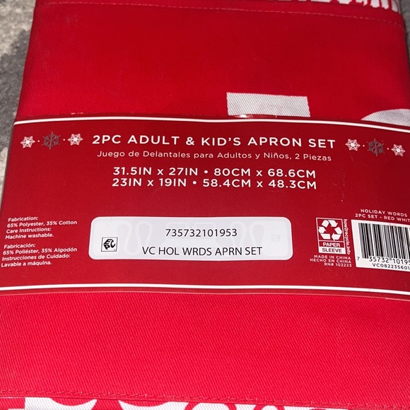 Holiday Words Adult and Kids Apron Set - Picture 4 of 4
